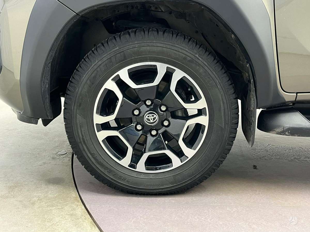 Toyota Hilux, 2.8 l., pick-up 38