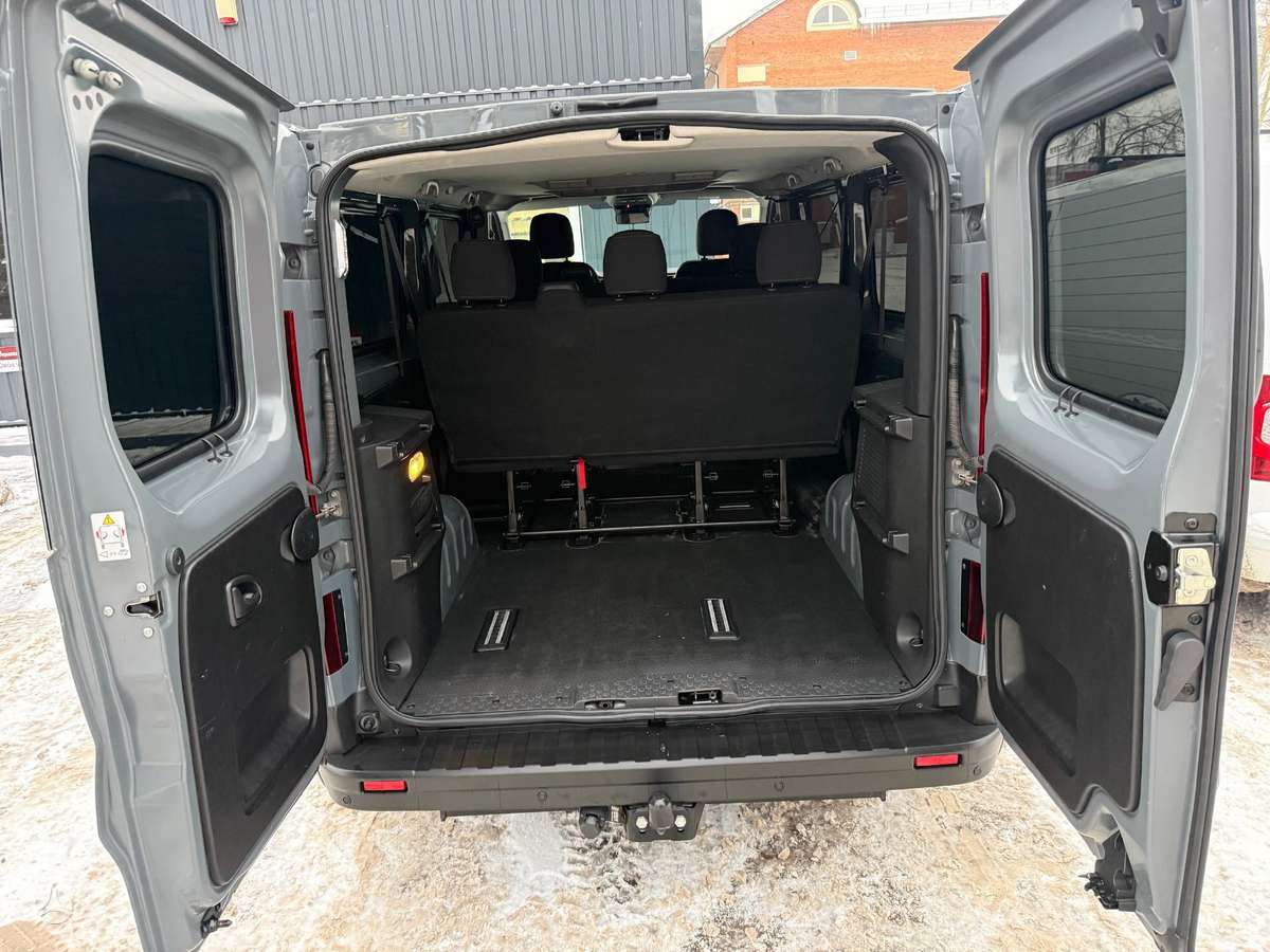 Renault Traffic, passenger minibus
