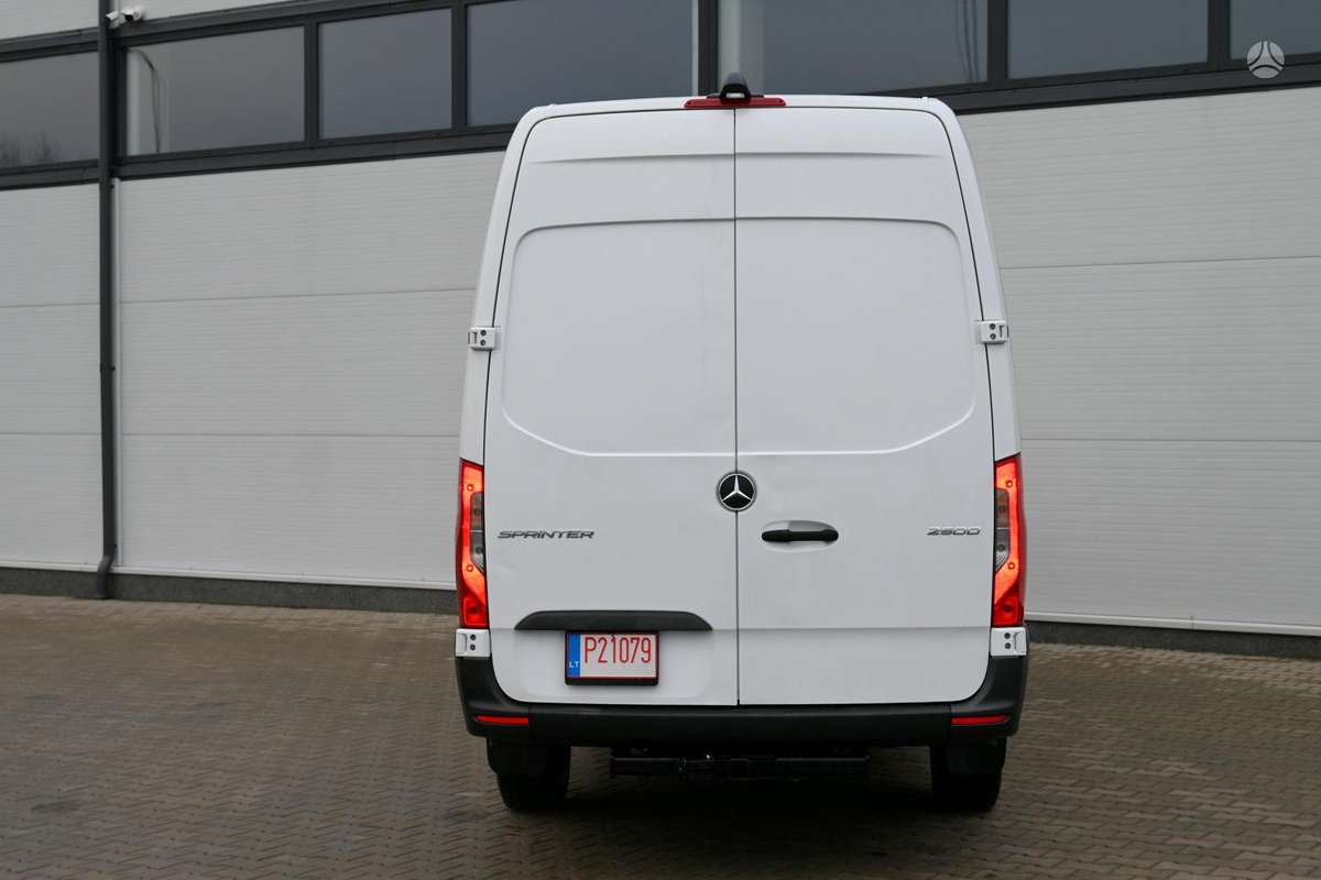 Mercedes-Benz Sprinter, 3.0 l., cargo van 8