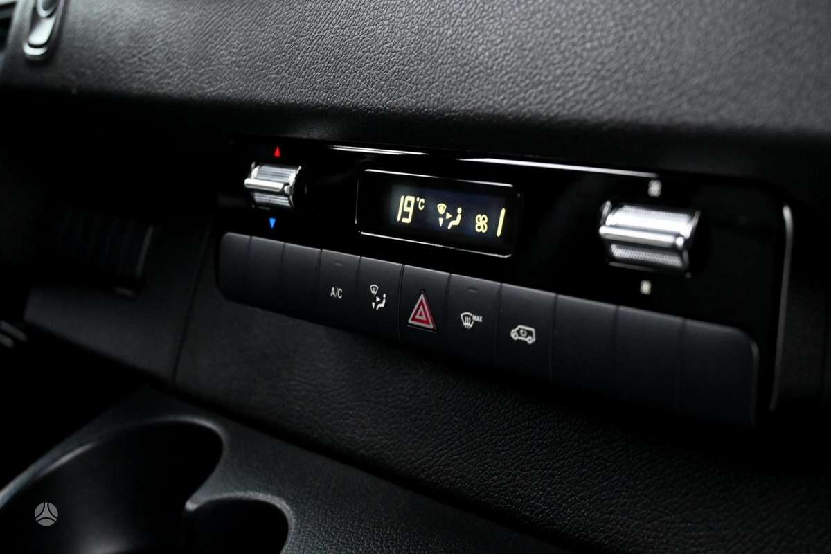 Mercedes-Benz Sprinter, 3.0 l., cargo van 29