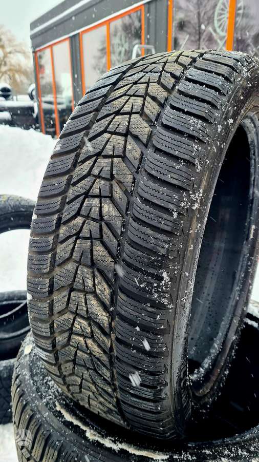 Hankook, зимние 235/50 R19