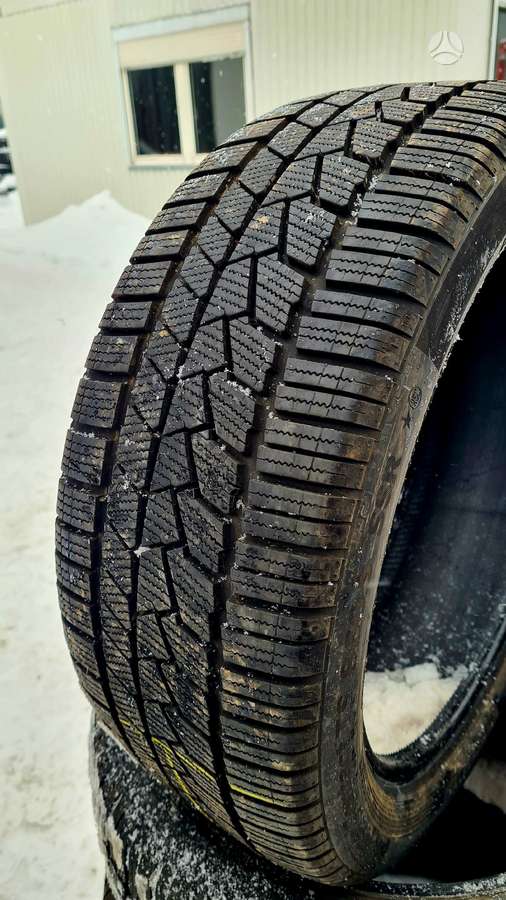Continental, зимние 225/45 R18