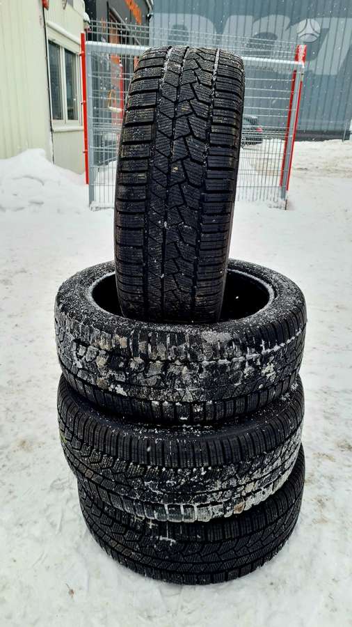 Continental, зимние 225/45 R18