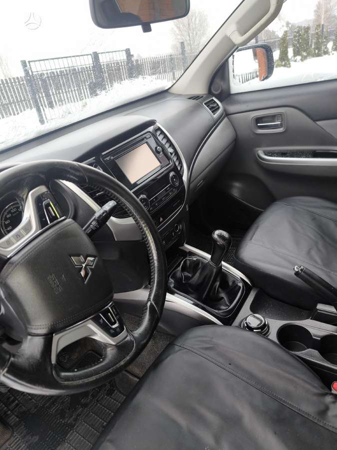Mitsubishi L200, 2.4 l., pick-up 11