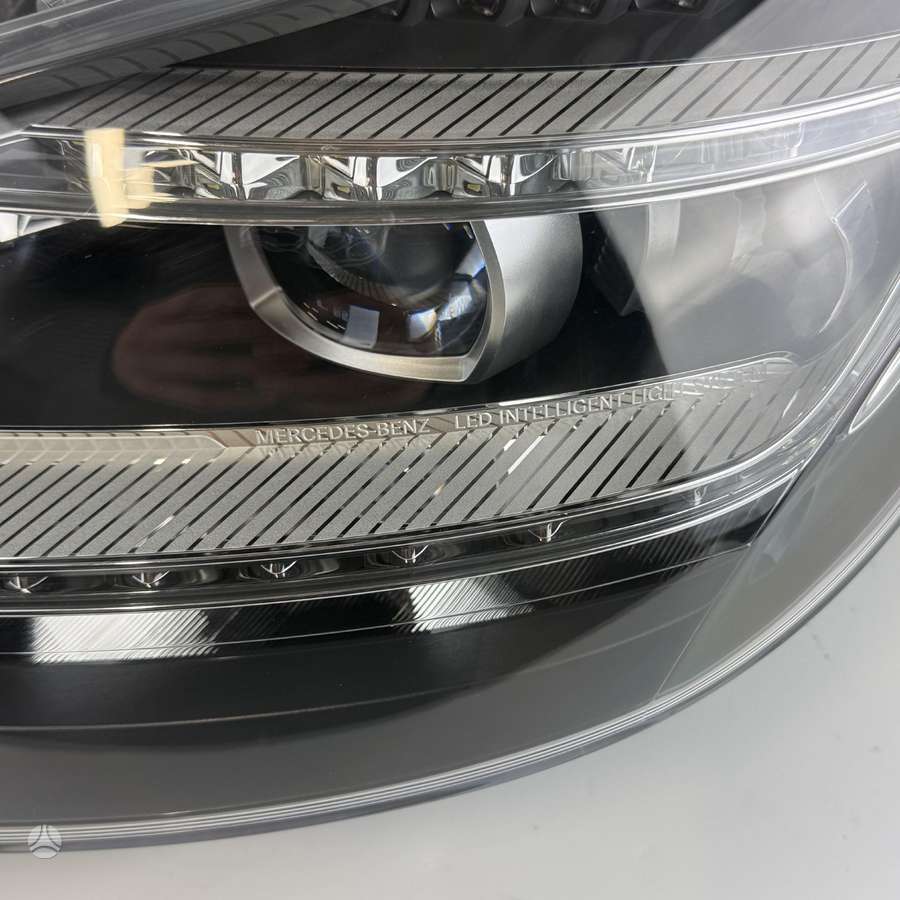 Mercedes-Benz CLS klasė lights
