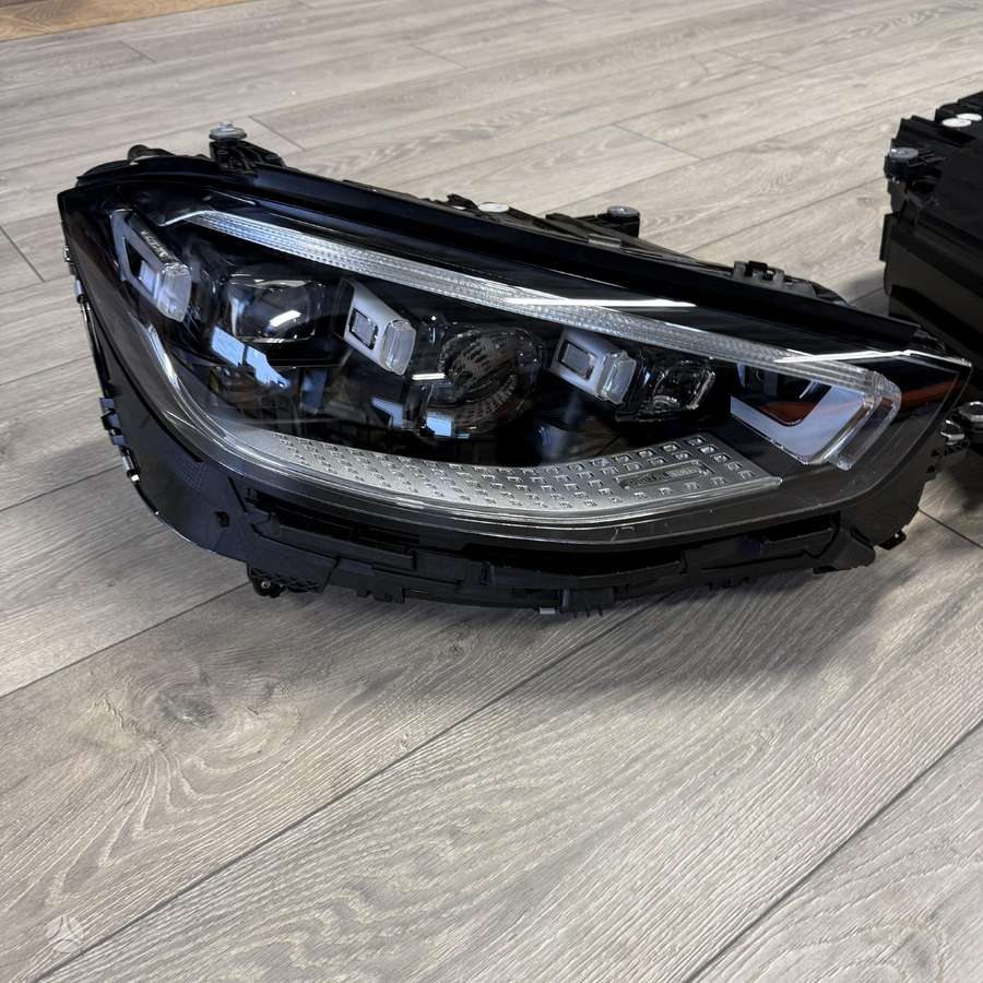 Mercedes-Benz S klasė lights