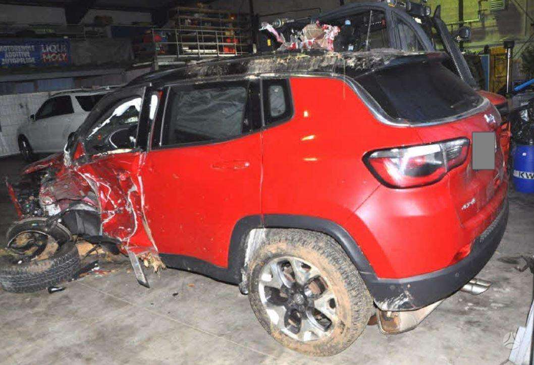 Jeep Compass dalimis