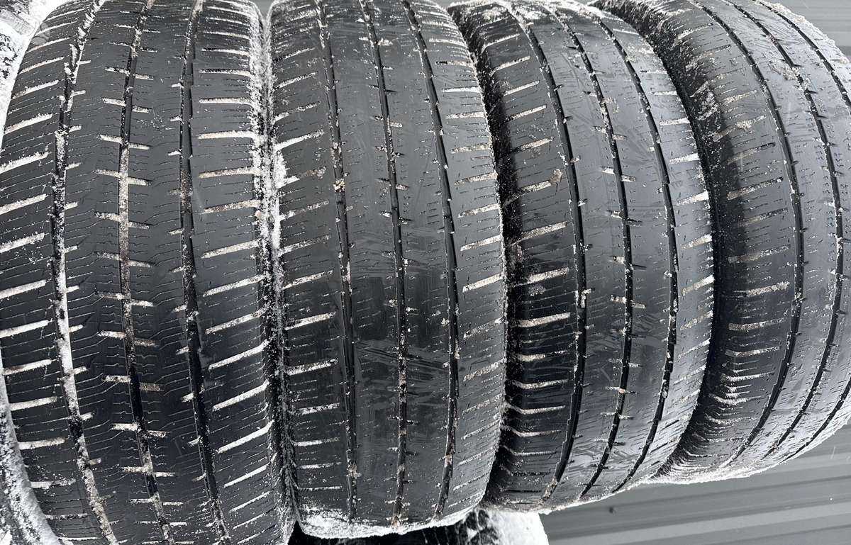 Continental, всесезонные 215/65 R16