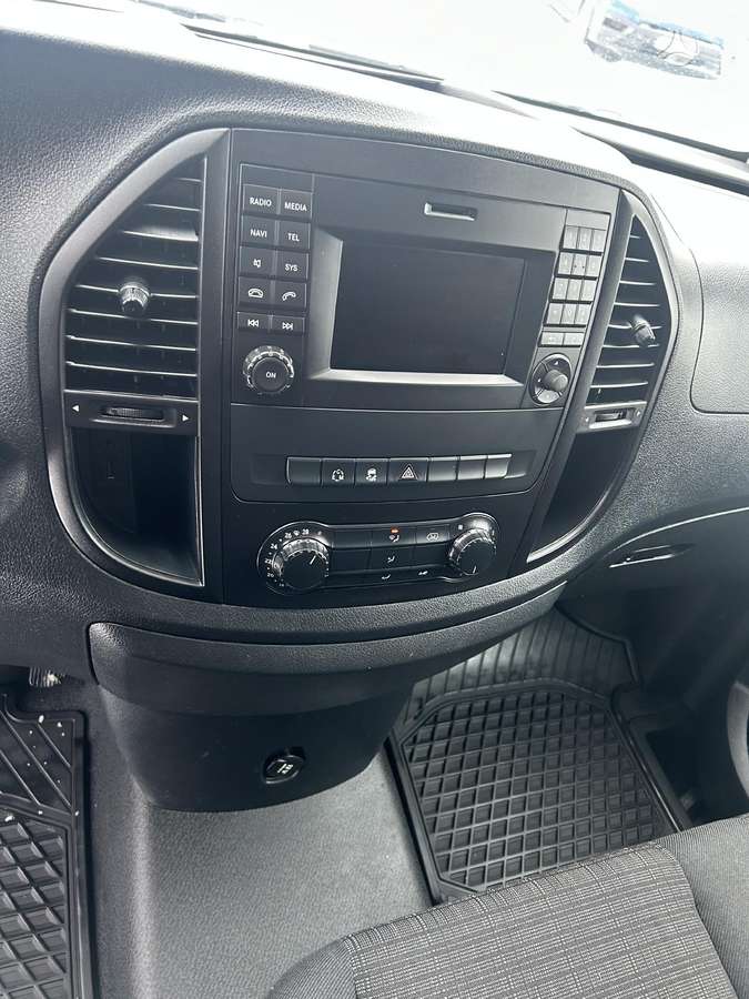 Mercedes-Benz Vito, 2.2 l., cargo van 13