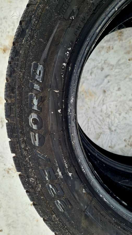 Momo, winter 225/60 R18