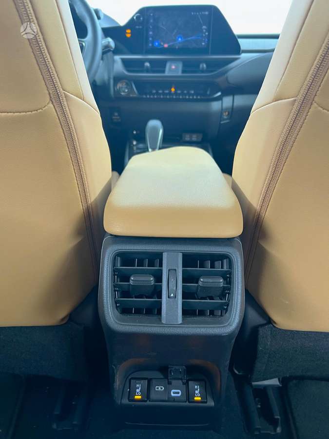 Lexus UX 300e, Внедорожник / Кроссовер