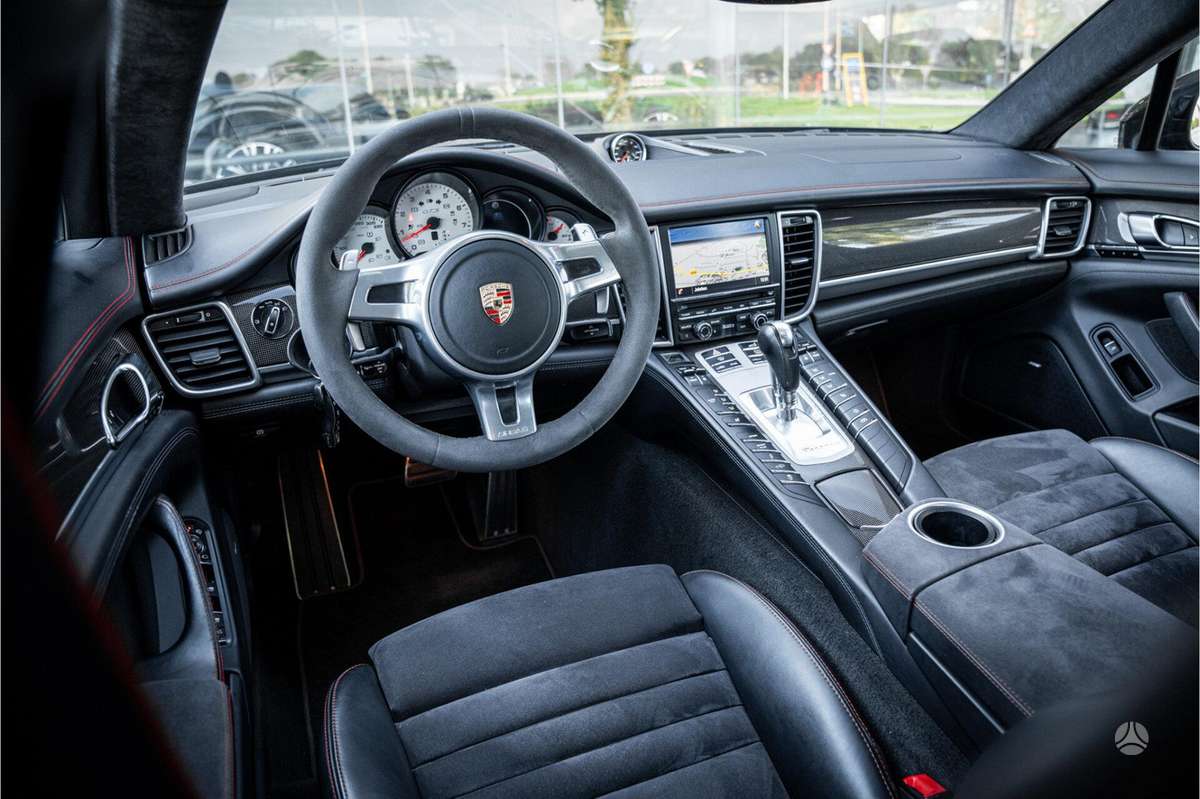 Porsche Panamera - 11