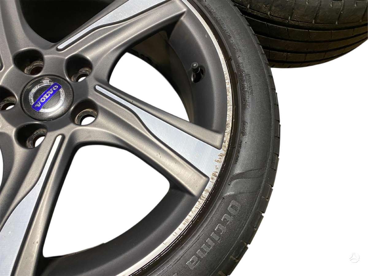 Volvo, lengvojo lydinio, R17
