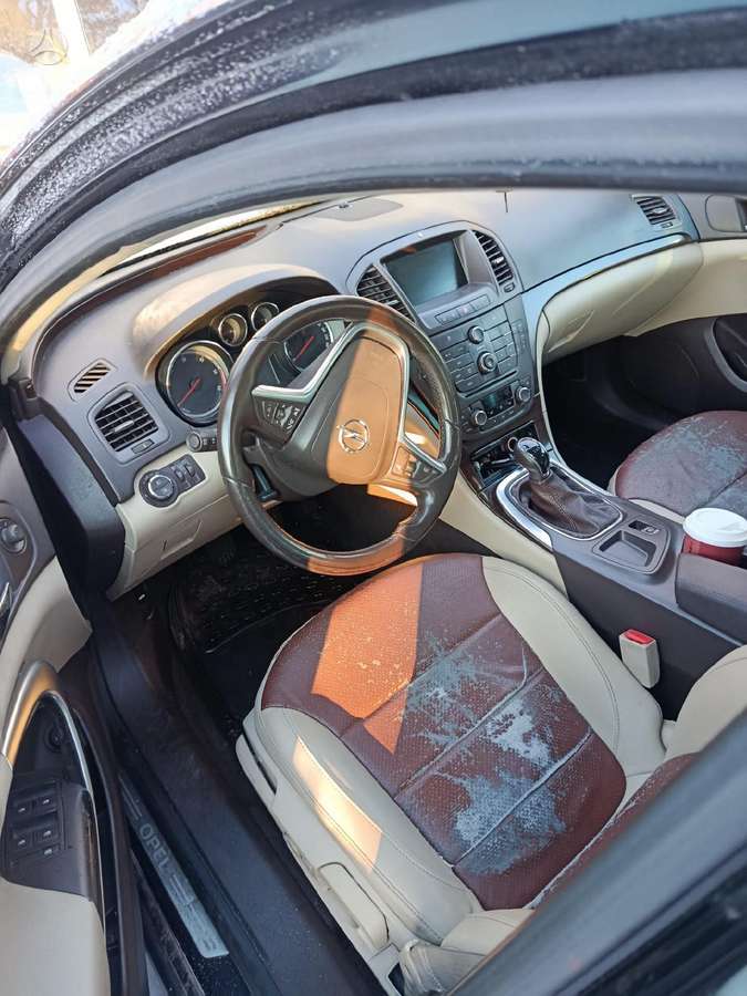 Opel Insignia dalimis. Variklis geras