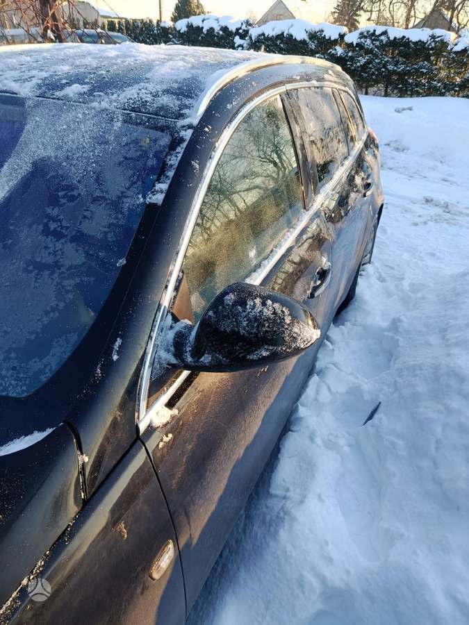 Opel Insignia dalimis. Variklis geras
