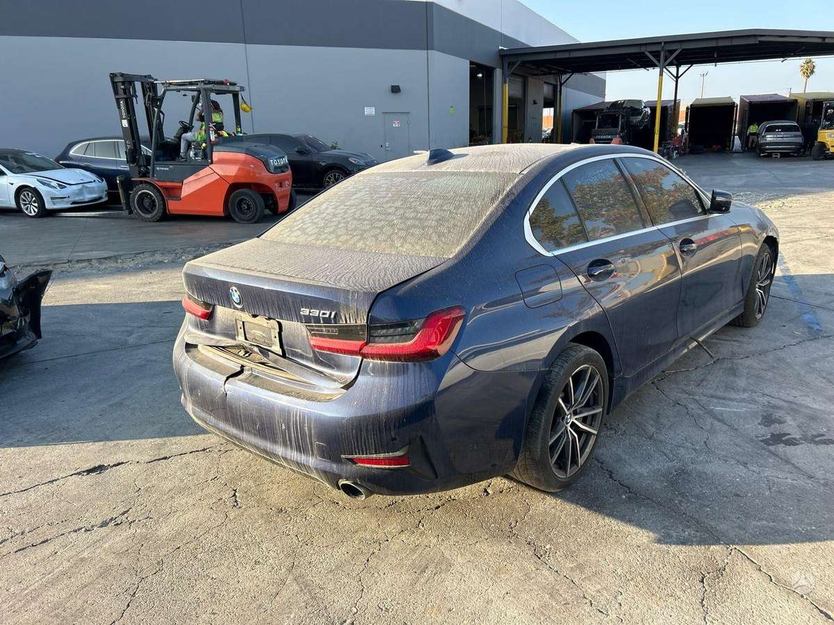 BMW 330 dalimis. 330i usa