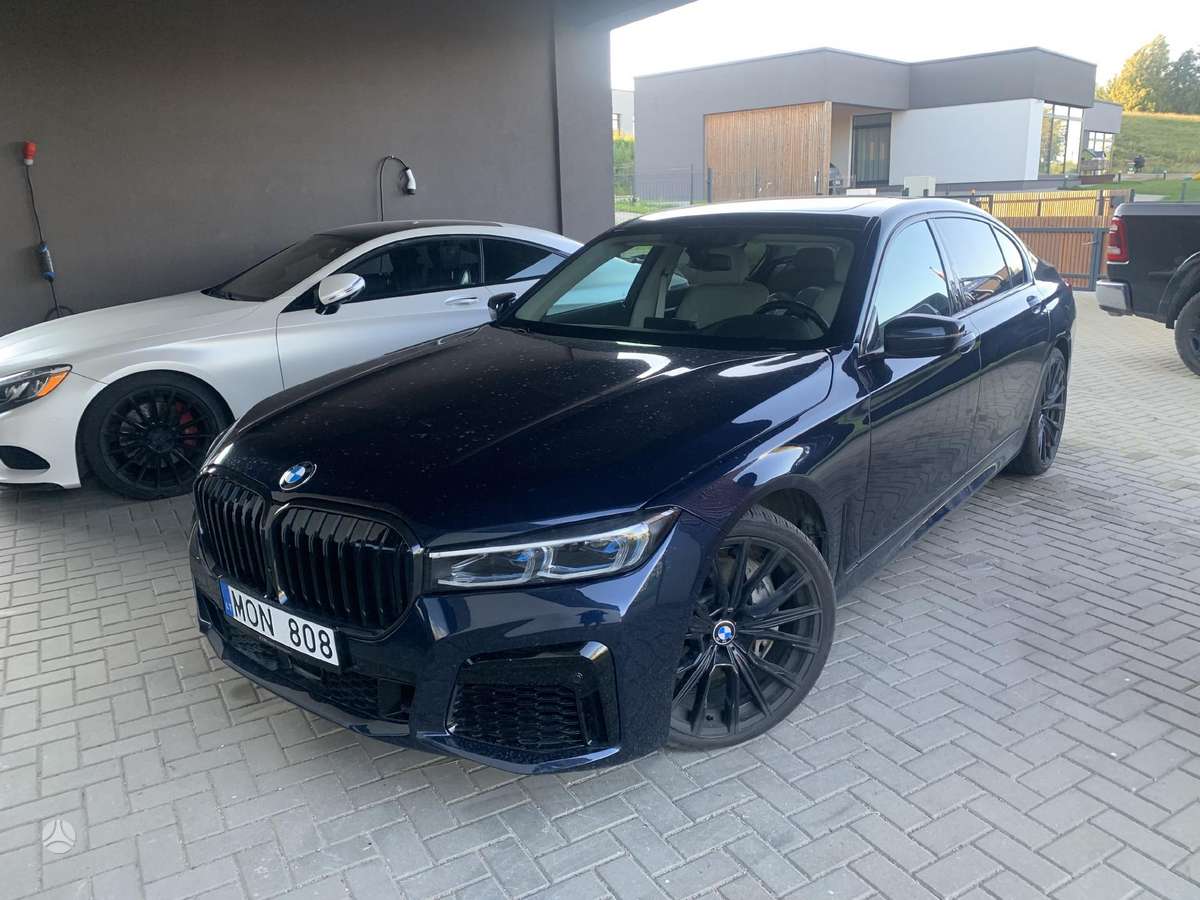BMW 750, 4.4 l., Седан