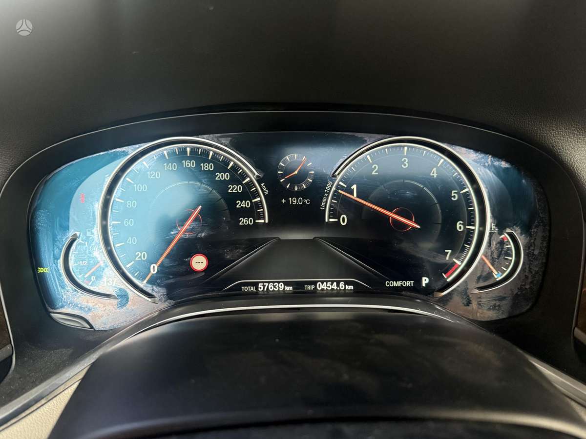 BMW 750, 4.4 l., Седан