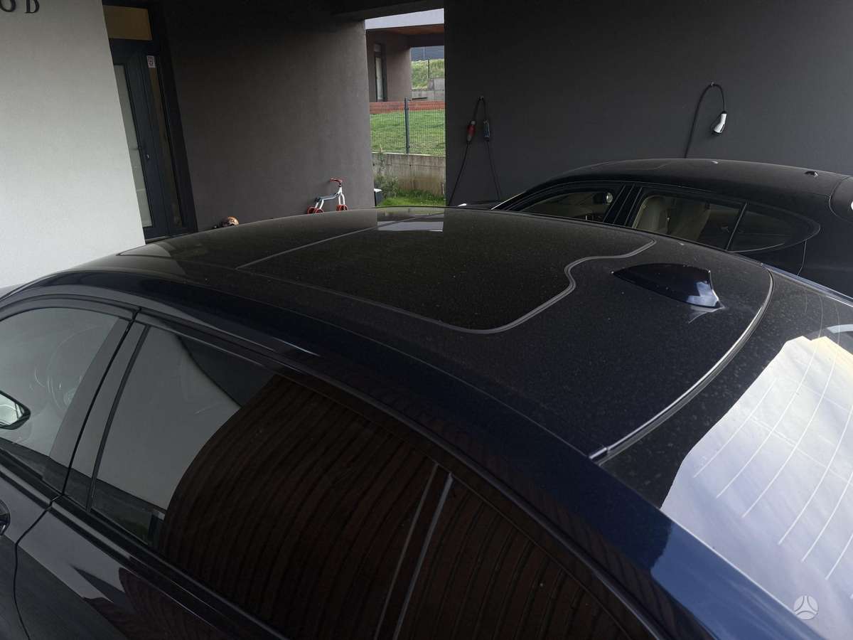 BMW 750, 4.4 l., Седан