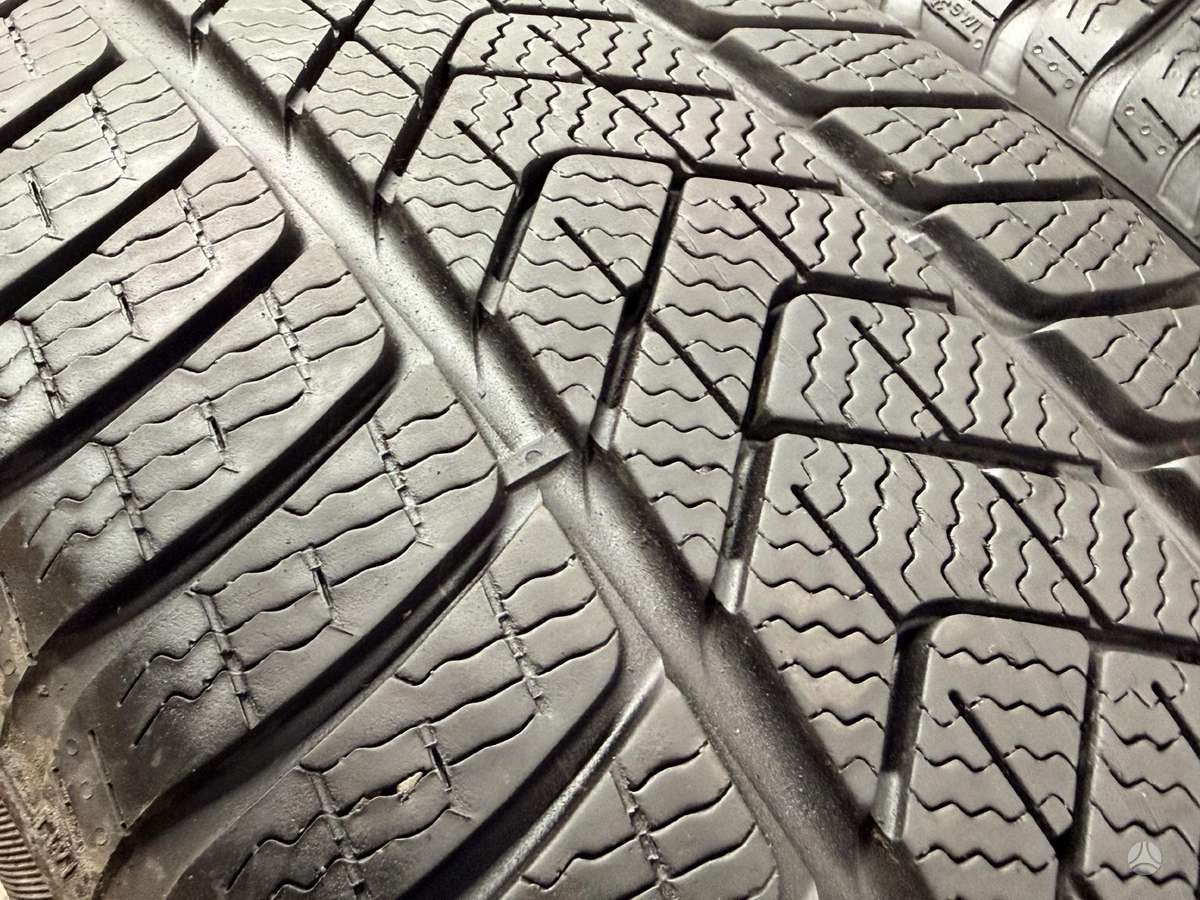 Pirelli SottoZero3, всесезонные 225/55 R18