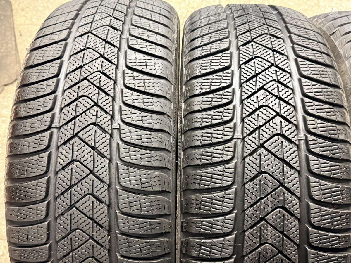 Pirelli SottoZero3, всесезонные 225/55 R18
