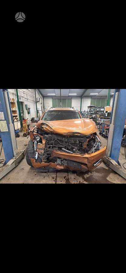 Nissan Navara kėbulo dalys
