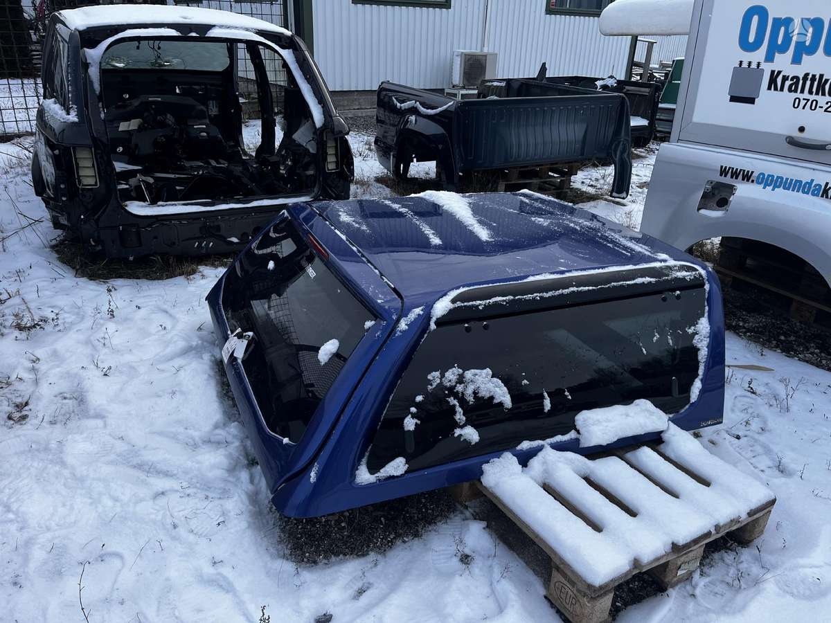 Isuzu D-Max, Krovinis skyrius, hood (front, rear)