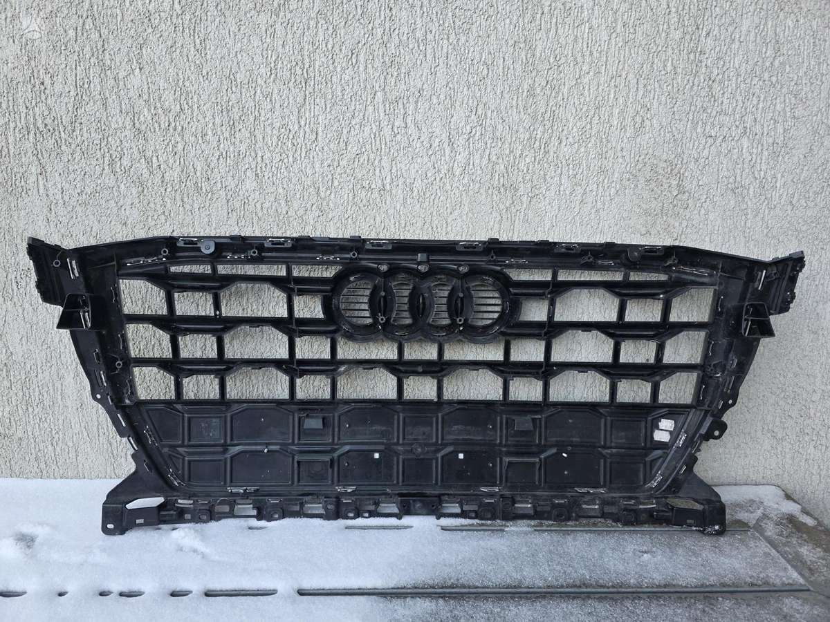Audi Q2, 81A853651H, front grill
