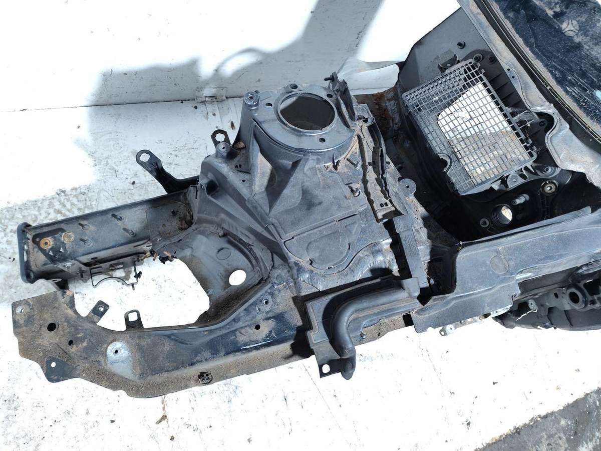 Audi A5 hood (front, rear)