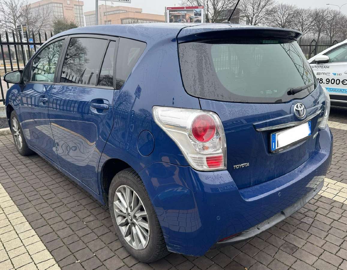 Toyota Verso - 2