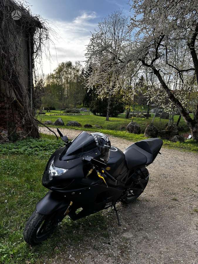 Suzuki GSX-R 750cc, superbikes