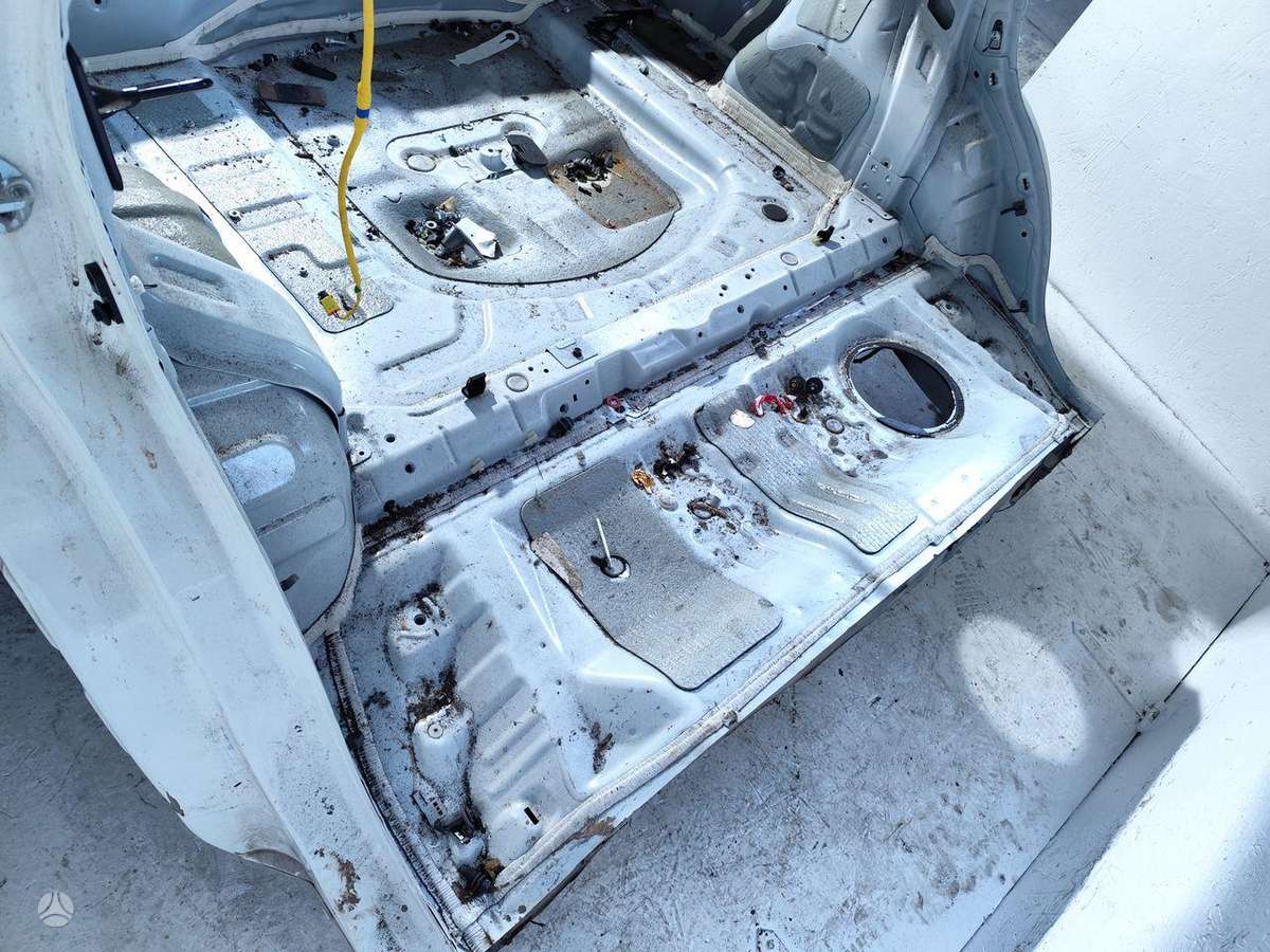 SsangYong XLV hood (front, rear)