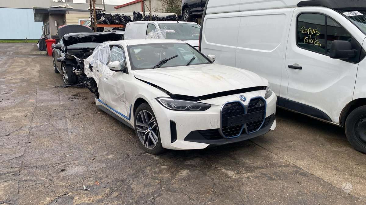 BMW i4 по частям