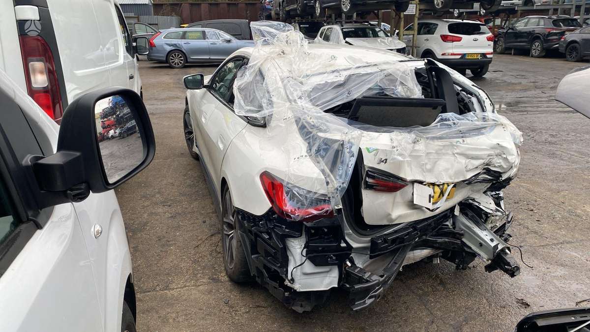 BMW i4 for parts
