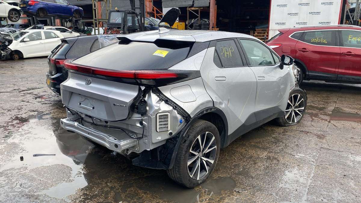 Toyota C-HR dalimis