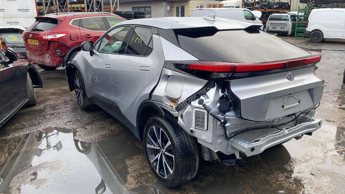 Toyota C-HR dalimis