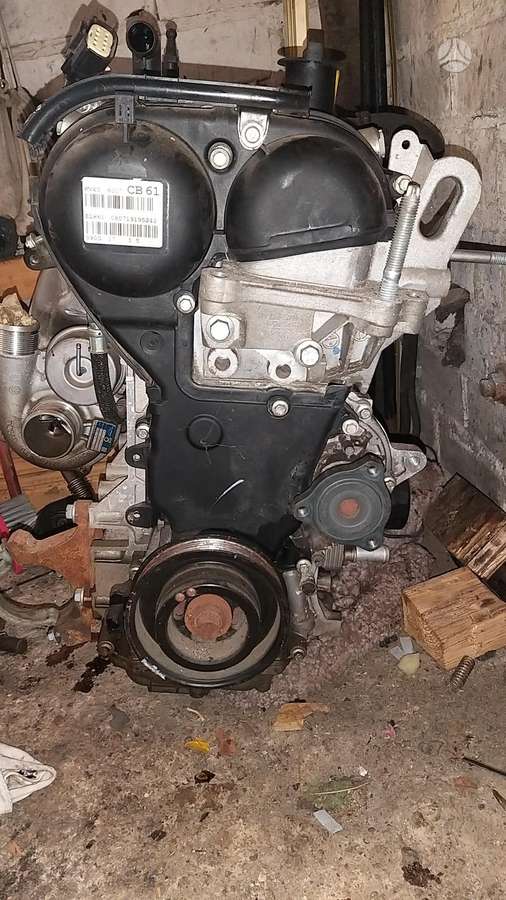 Ford Kuga variklio detalės