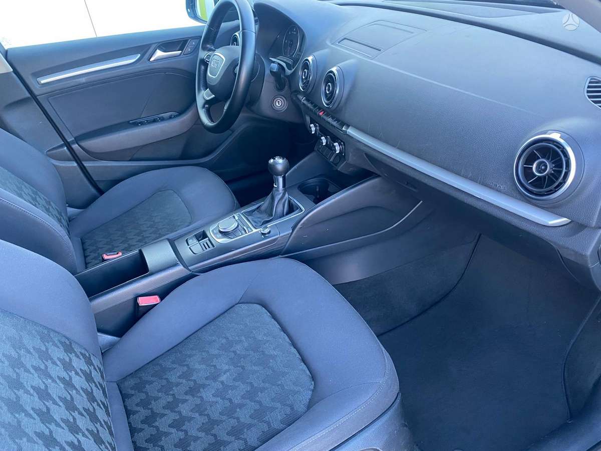 Audi A3, 1.6 l., hatchback