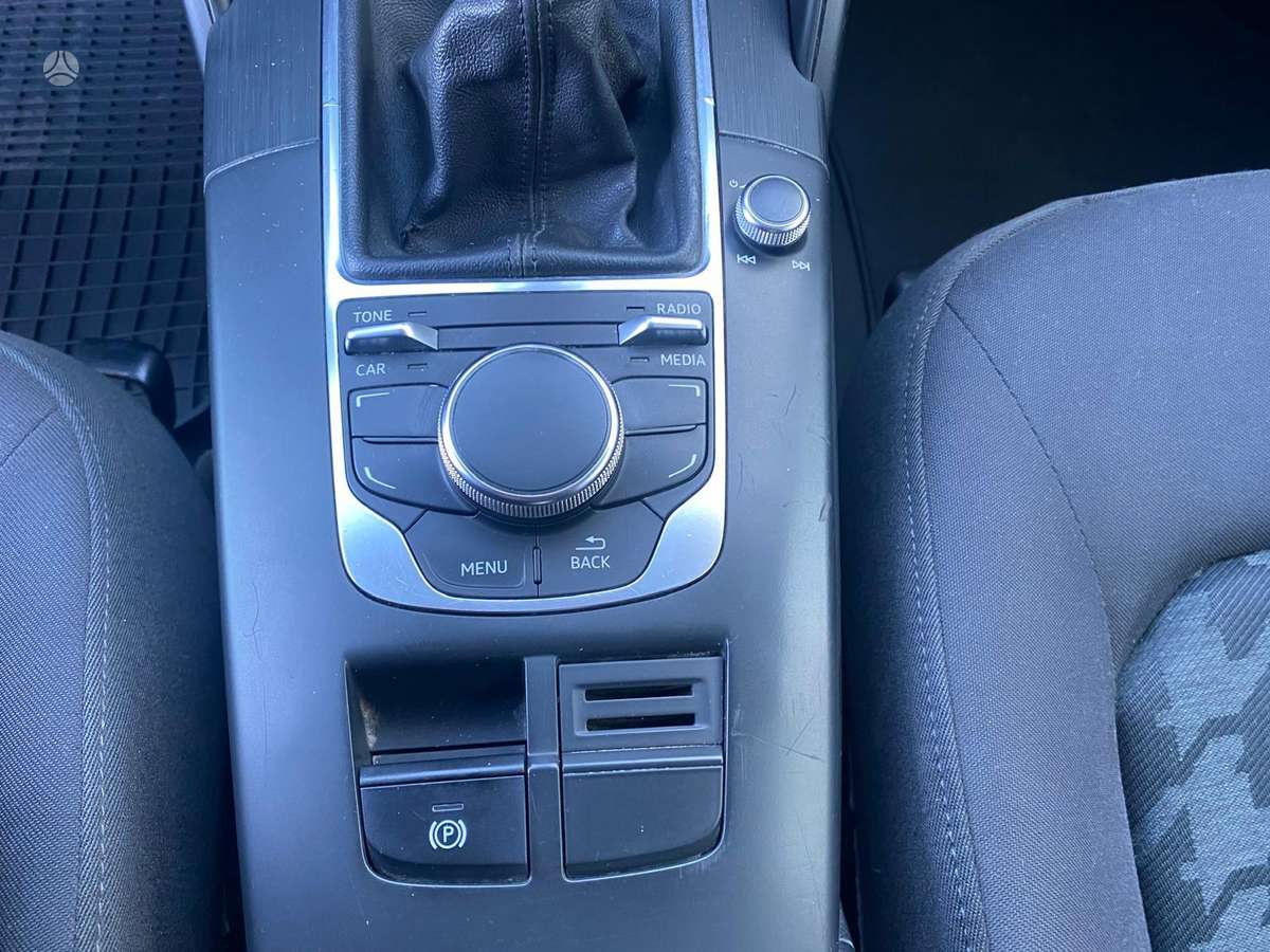 Audi A3, 1.6 l., hatchback