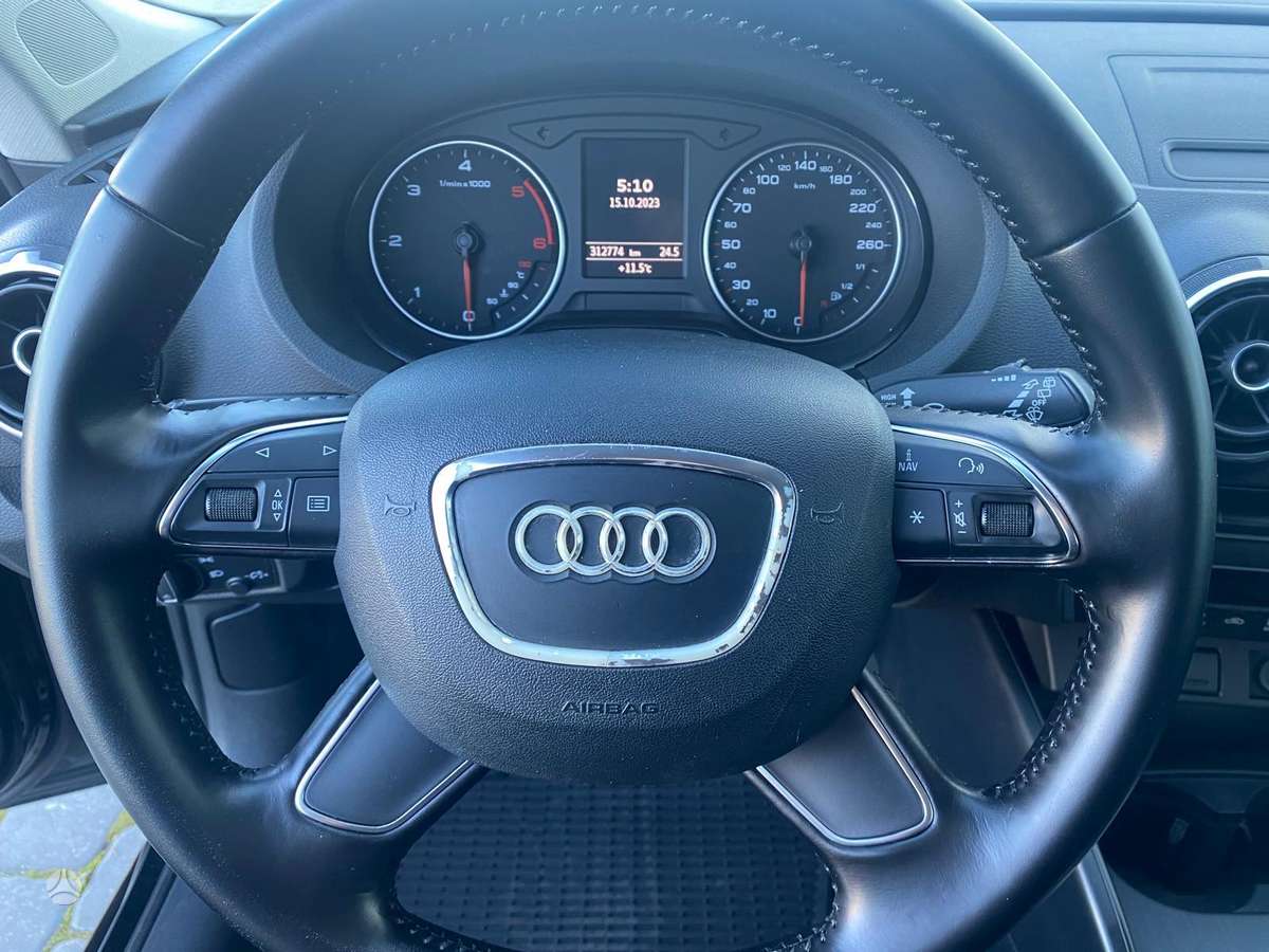 Audi A3, 1.6 l., hatchback