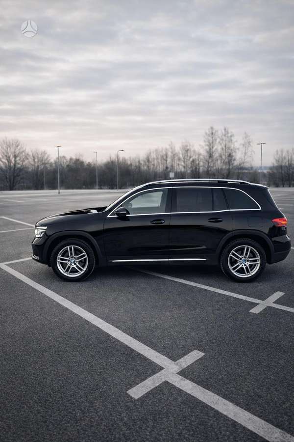 Mercedes-Benz GLB200, Внедорожник / Кроссовер