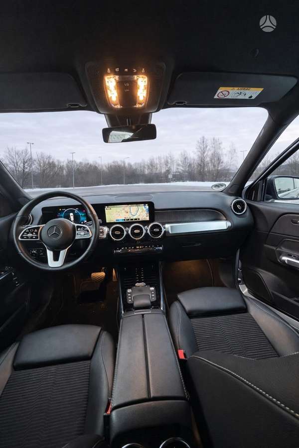 Mercedes-Benz GLB200, Внедорожник / Кроссовер