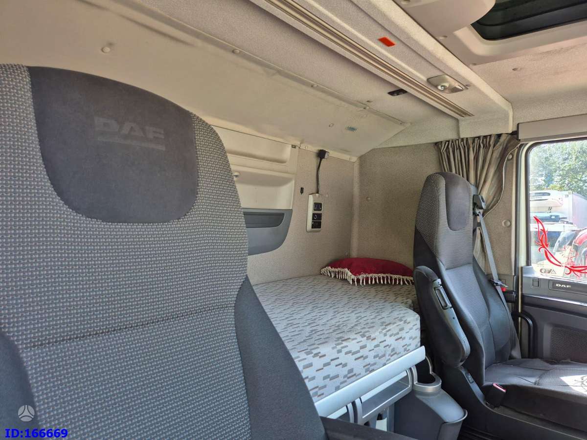 DAF XF 106.460 FAR  6X2 Euro6, рефрижераторы