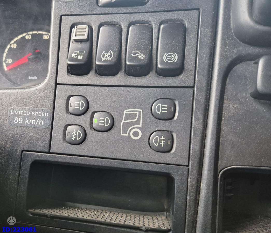 Scania R480 6X2 3 Pedals, шасси