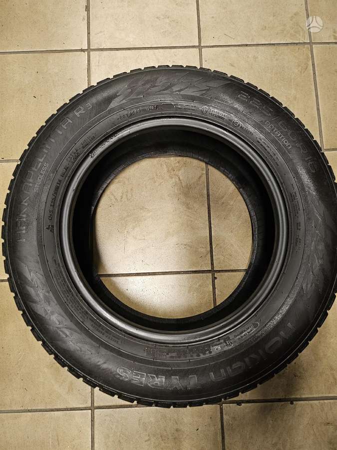 Nokian, žieminės 225/60 R16