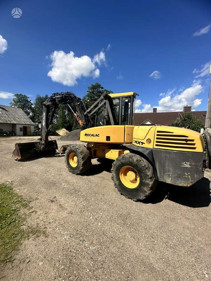 Mecalac MXT, excavator loader