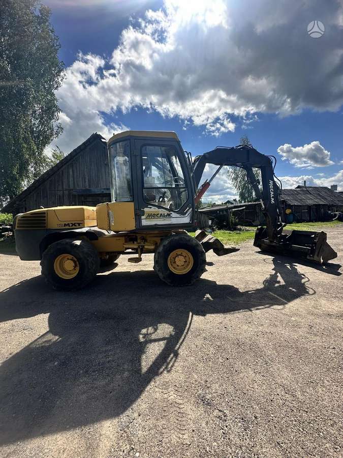 Mecalac MXT, excavator loader