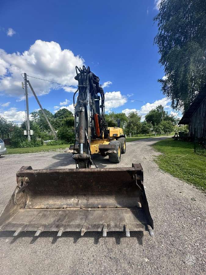 Mecalac MXT, excavator loader