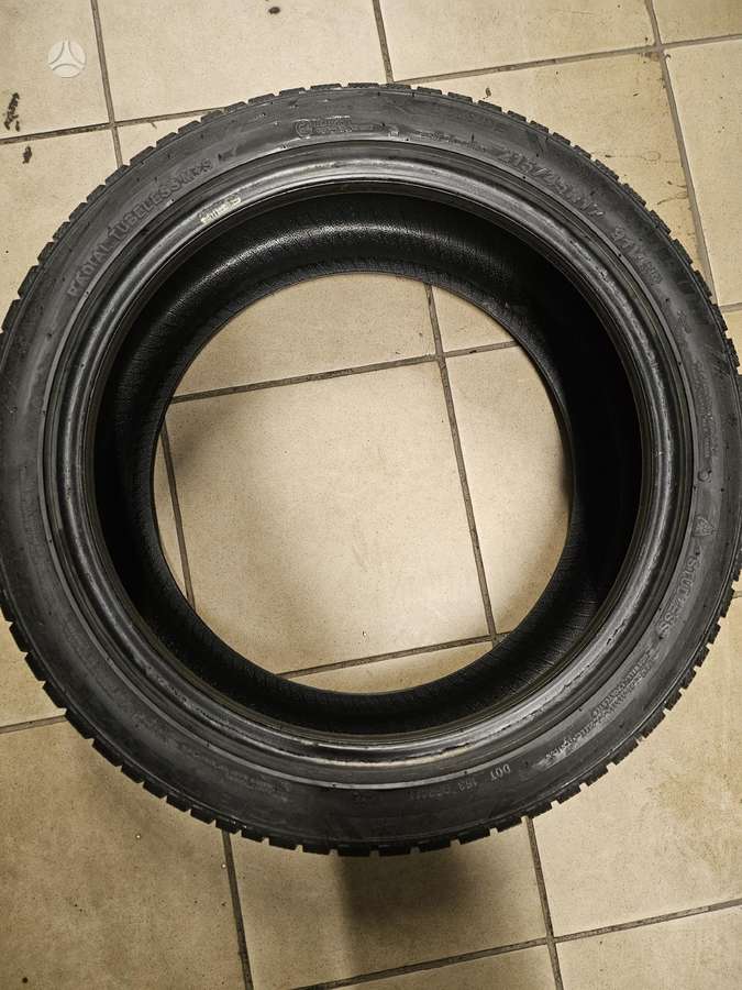 Sailun, žieminės 215/45 R17