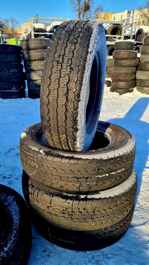 Continental, universalios 205/75 R16